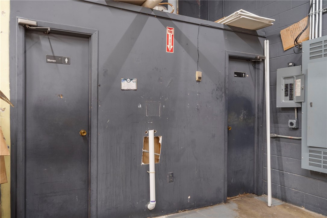 07-17-33-SILOAM SPRINGS - Commercial Lease
