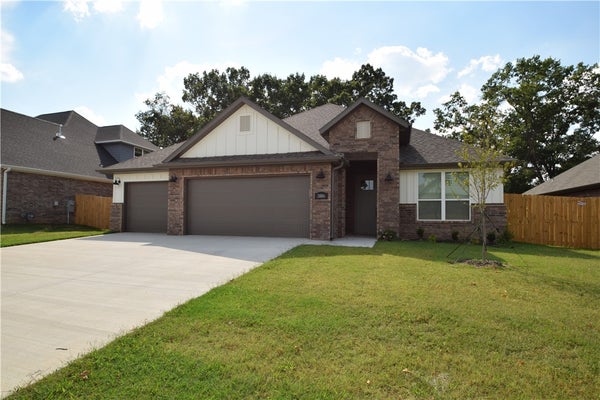 3806 SW PINECREST DR, BENTONVILLE, AR 72713 - Image 79a0a29d7f1d442dc8c8f4e8ca255a5d/664858319