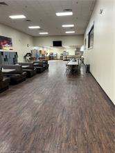 5805 HWY 271