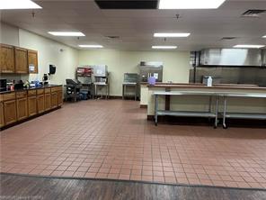5805 HWY 271