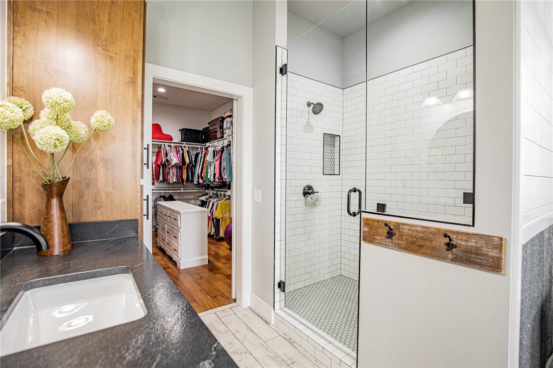 25-20-32-RURAL - Residential