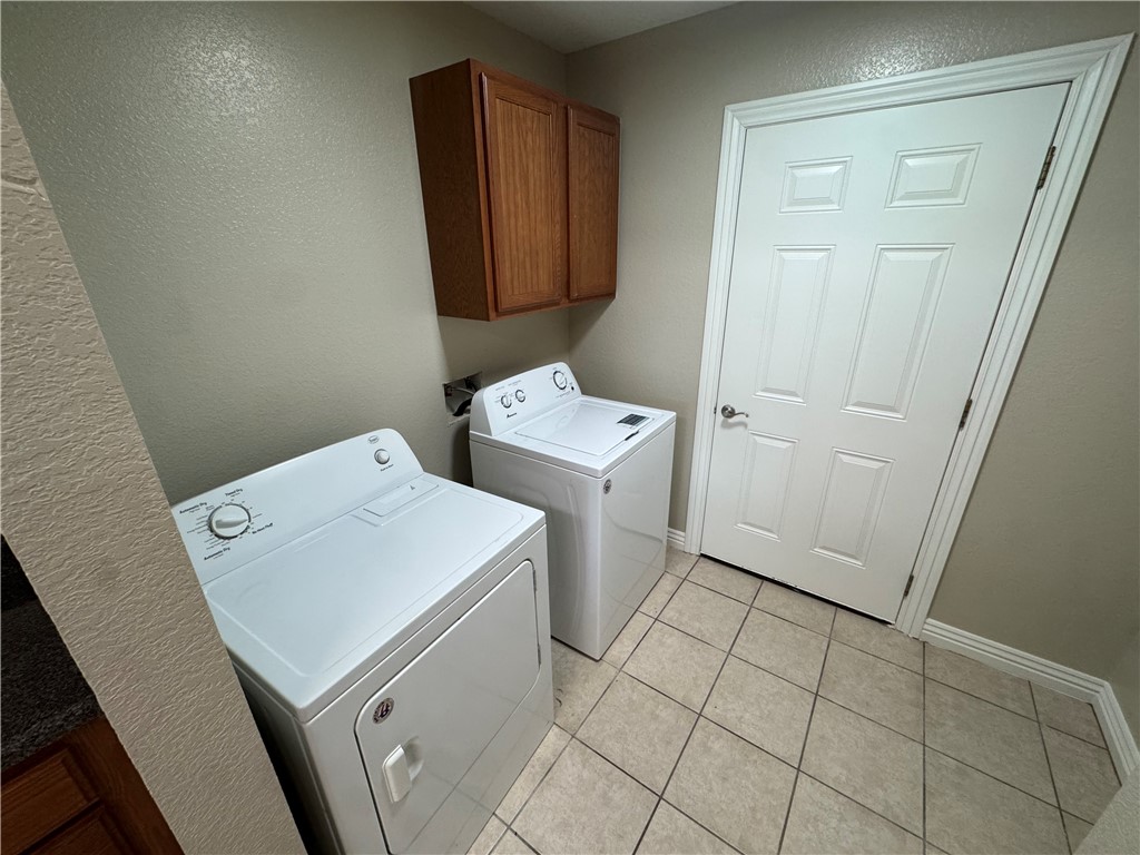 Wood Av. Condo-Hpr - Residential Lease