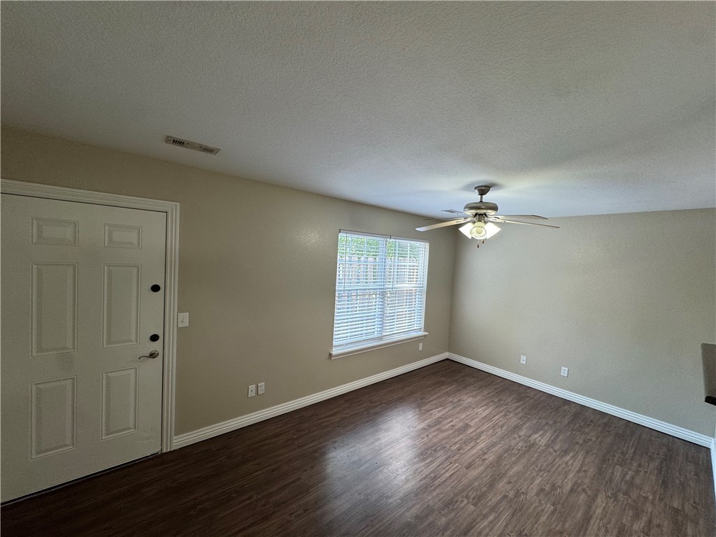 Wood Av. Condo-Hpr - Residential Lease