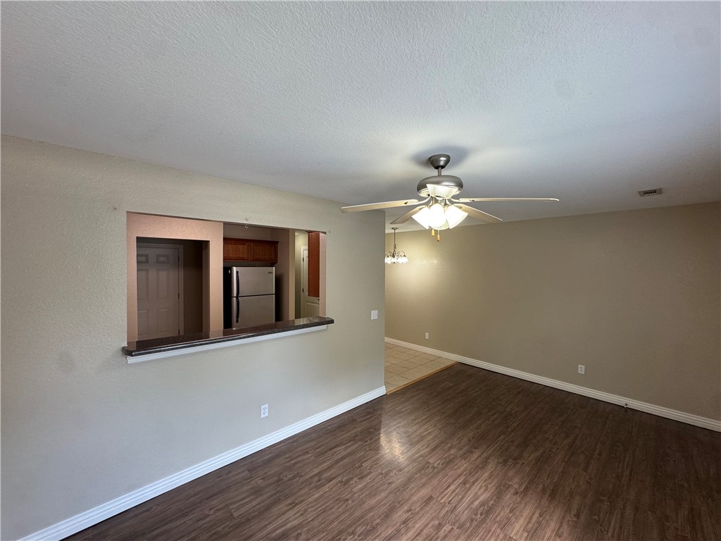 Wood Av. Condo-Hpr - Residential Lease