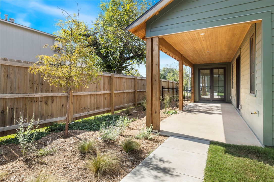 Arboretum Row - Residential