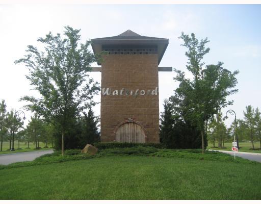 BE A STEP AHEAD AND GET YOUR LOT EARLY. PRICES HAVE DROPPED DRAMATICALLY SO THEY ARE AFFORDABLE. S/D FEATURES A CLUBHOUSE WITH POOL, AND GREAT LARGE LOTS WITH SOME OVERLOOKING THE RIVER. VANDERGRIFF SCHOOL DISTRICT.