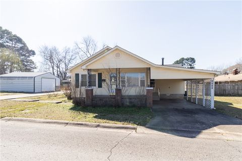 Photo of 1711 W Cline Road, Clarksville, AR 72830 (MLS # 1338060)