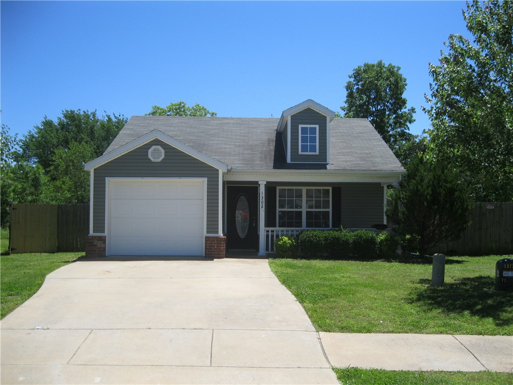 Beautiful home in the Veterans Park Subdivision. Features include 3 bedrooms, 2 full baths, Fireplace, Tile and carpet flooring. Gas range for cooking, Granite counter tops. Huge privacy fenced back yard. Walking distance to Veterans Park to enjoy Soccer, Baseball, Walking trails and Playground.