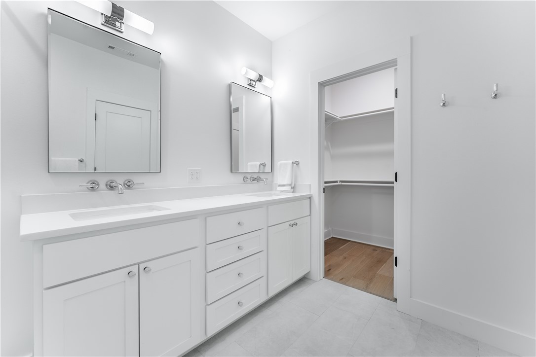 T J HOLLANDS SUB-BENTONVILLE - Residential