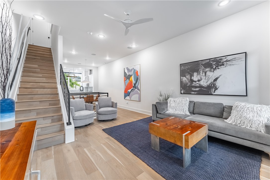 T J HOLLANDS SUB-BENTONVILLE - Residential