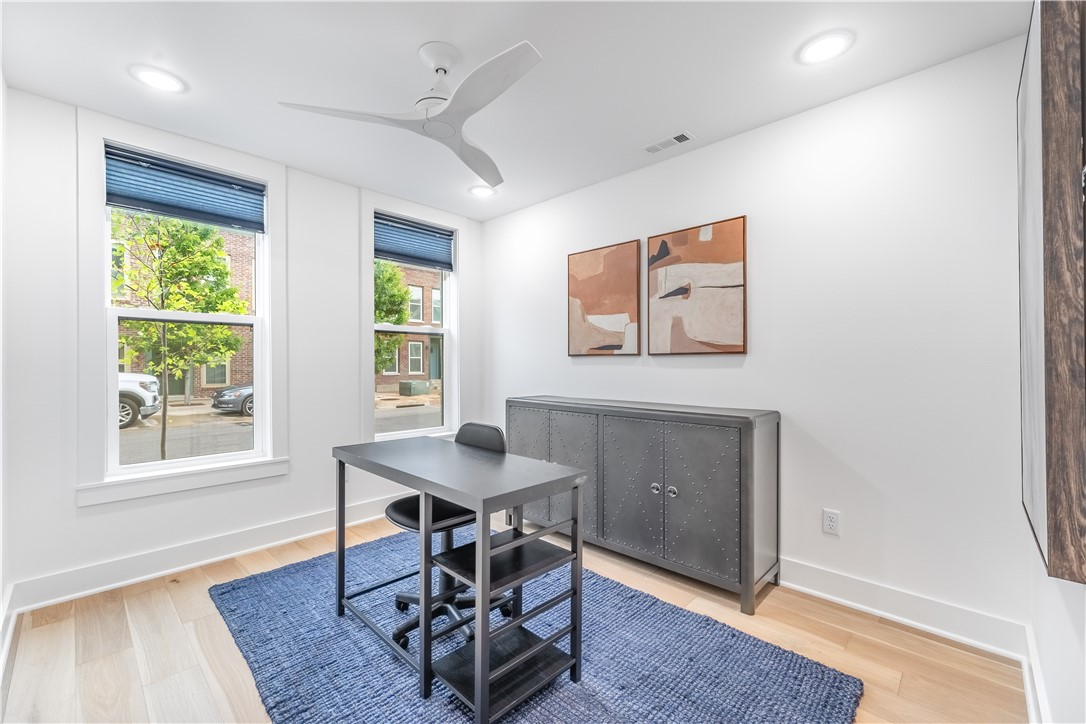 T J HOLLANDS SUB-BENTONVILLE - Residential