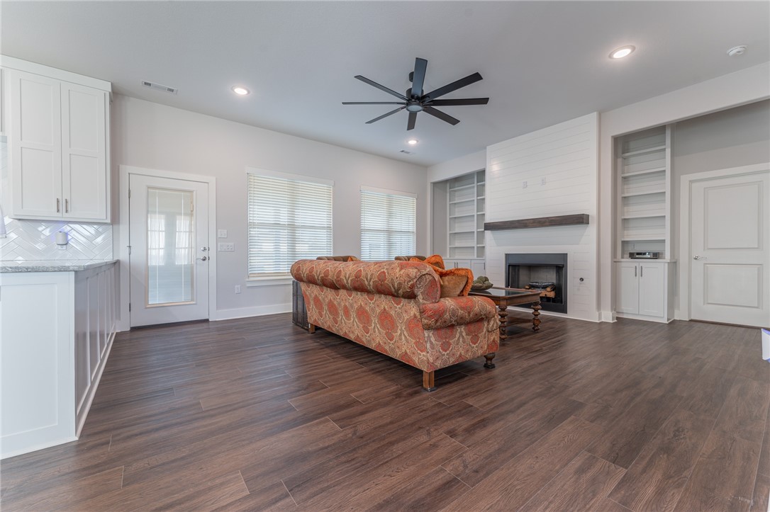 Bethel Elm - Residential