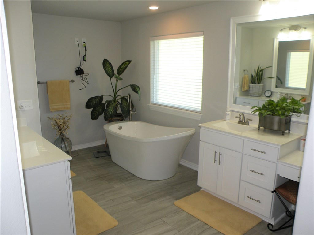 Unit 106 Holiday Island - Residential