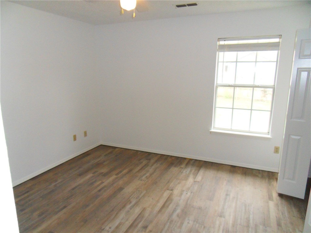 Fiesta Park Add Ph I - Residential Lease