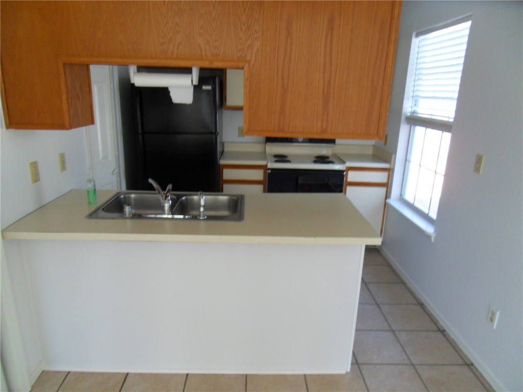 Fiesta Park Add Ph I - Residential Lease