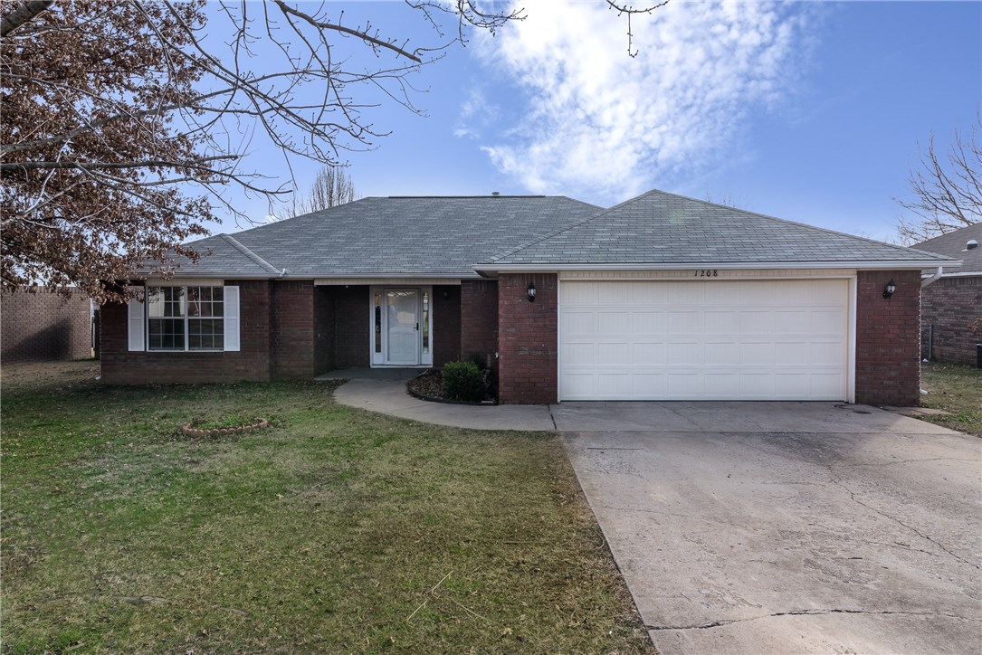 Charming 3 bedroom 2 bath home in a great location! Close to Bentonville schools. Spacious living area in this 1660 sq ft home with gas log fireplace in the living room. Walk in Pantry in kitchen. Privacy Fenced backyard and large sunroom provide plenty of space for entertaining.
