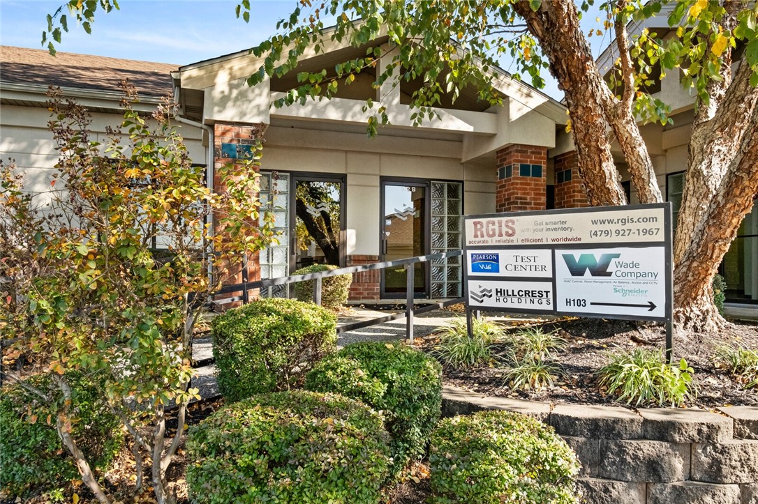 Springdale Business Center - Commercial Lease