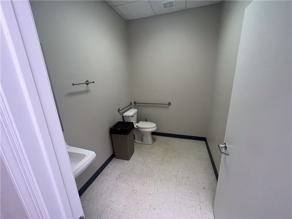 Springdale Business Center - Commercial Lease