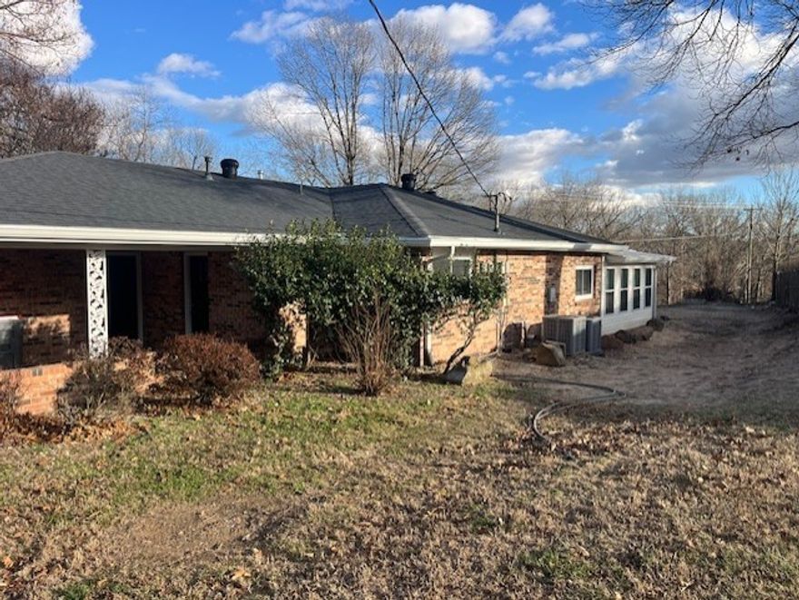 Very cute 2 bedroom, 2 bath duplex that has been remodeled. A lot of space is hidden in this cozy property. Nice sized open kitchen and the laundry room has an access from the carport for convenience. Close to downtown Rogers, Lake Atlanta, and right up the street from Beaver Lake access at Prairie Creek. Water and lawn care provided by the owner.