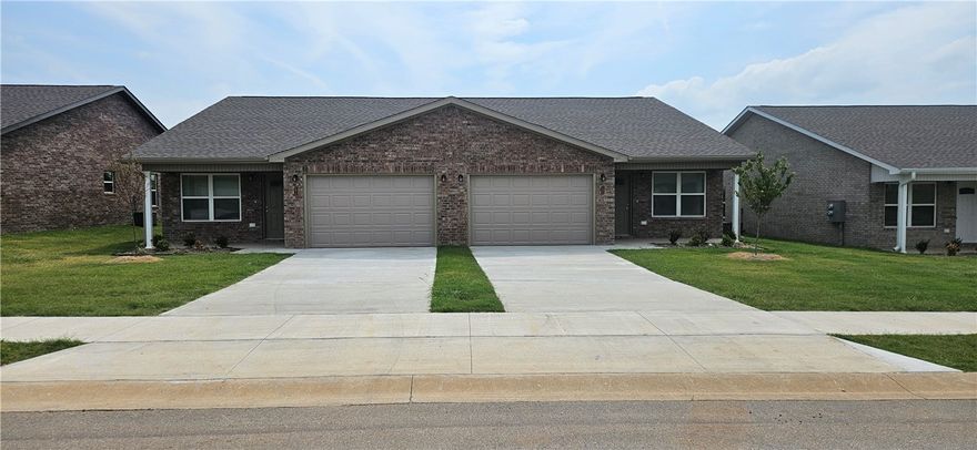 Brand new duplexes in Bentonville close to NWA Regional Airport for lease. Home features 3 bedrooms, 2 bathrooms, 2 car garage, LVP throughout home, granite countertops, ceiling fans, open floorplan, covered back patio for grilling/entertaining, fenced in yard and all appliances included. 1 month free rent with all 1 year leases signed by September 1st, 2025.