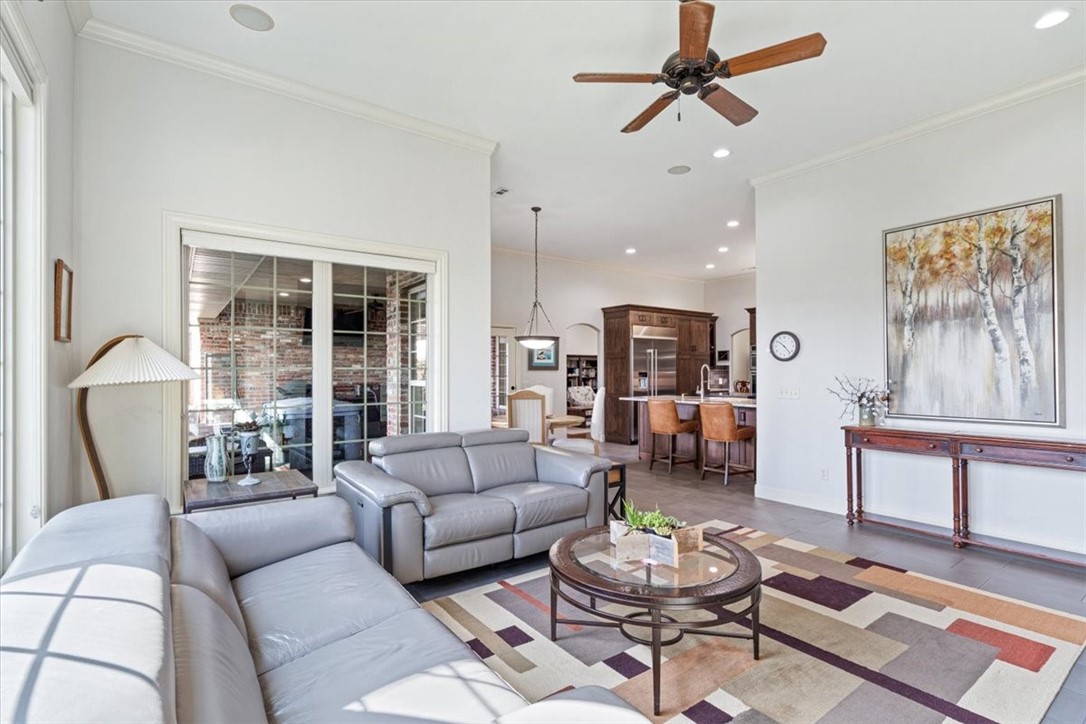 Shadow Valley Ph Vi Rogers - Residential