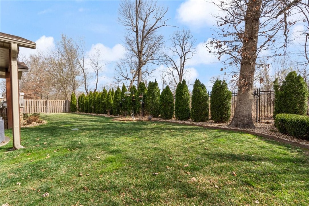 Shadow Valley Ph Vi Rogers - Residential