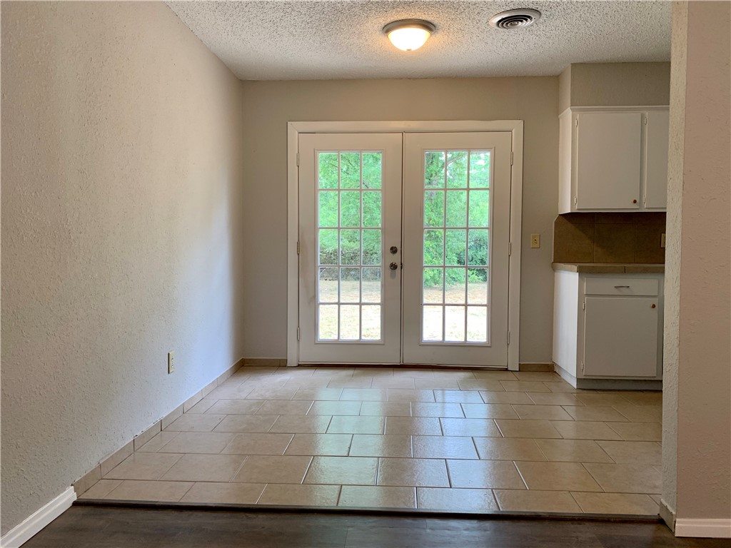 Larimore And Garned - Residential Lease