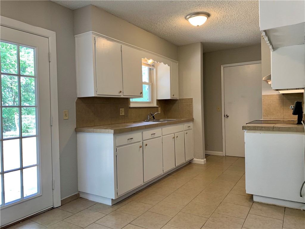 Larimore And Garned - Residential Lease