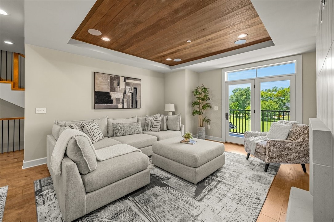 Pinnacle Heights Rogers - Residential