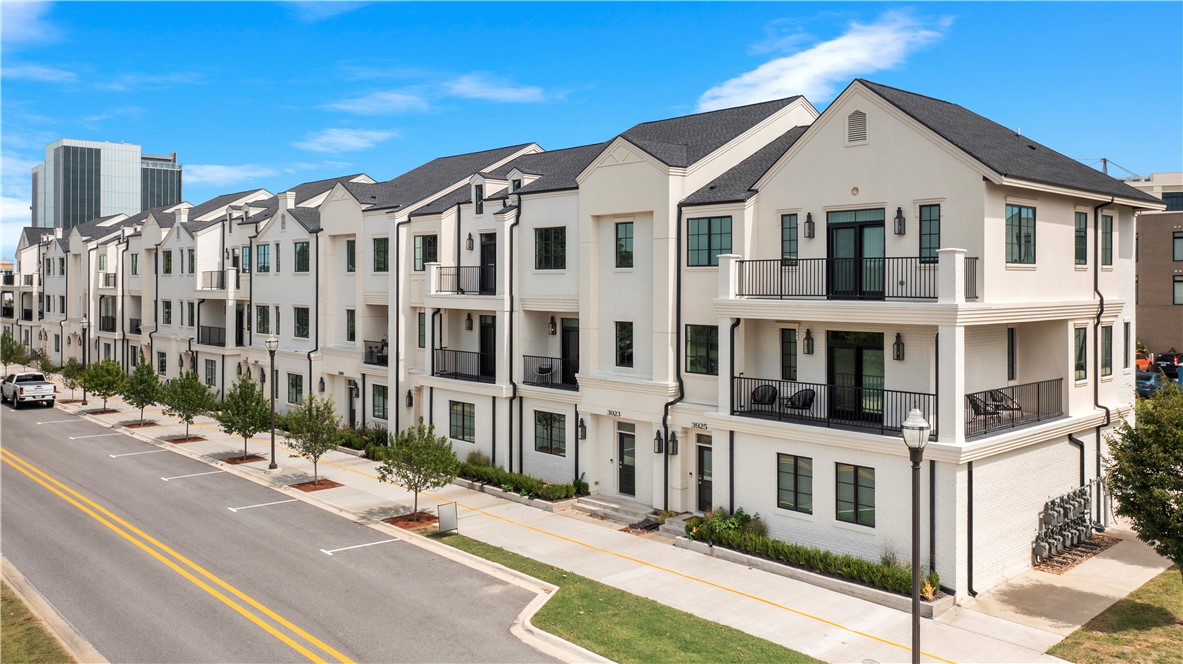 Pinnacle Heights Rogers - Residential