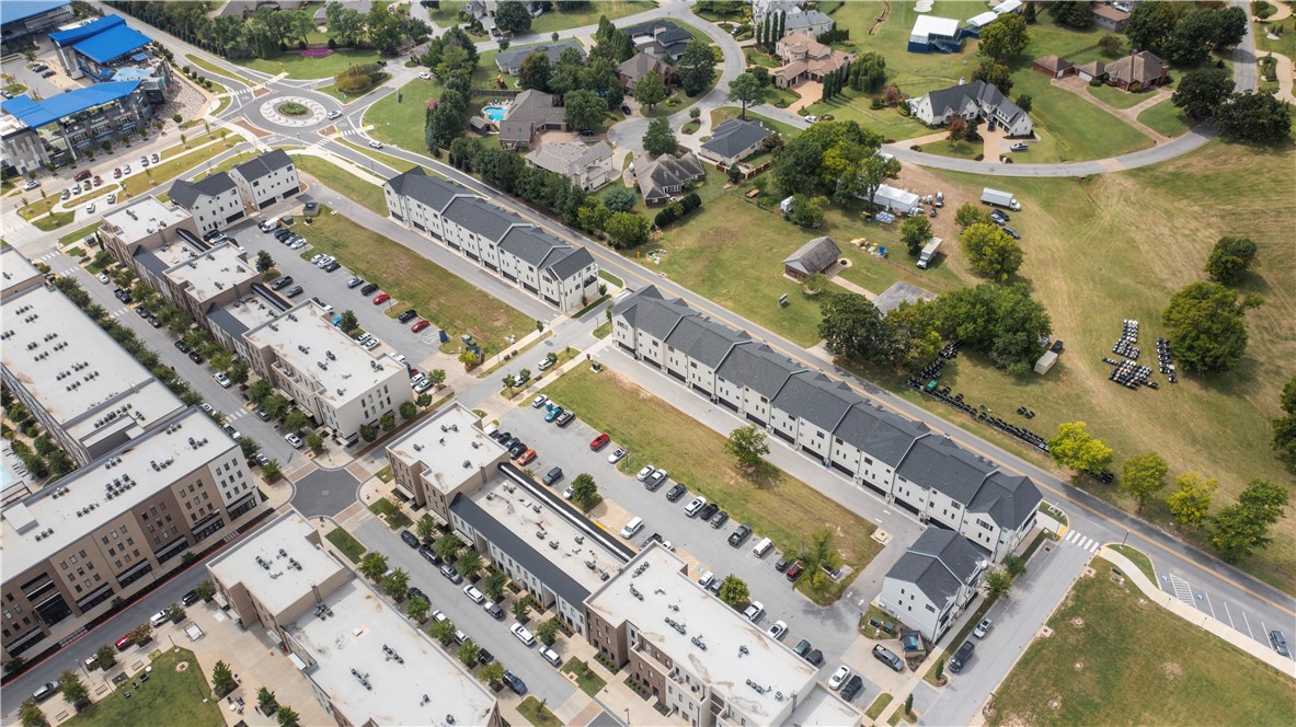 Pinnacle Heights Rogers - Residential