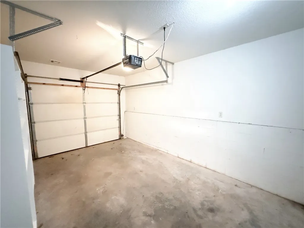 Rogers, Arkansas 72758, United States, 4 Bedrooms Bedrooms, ,4 BathroomsBathrooms,Residential,Active,241197