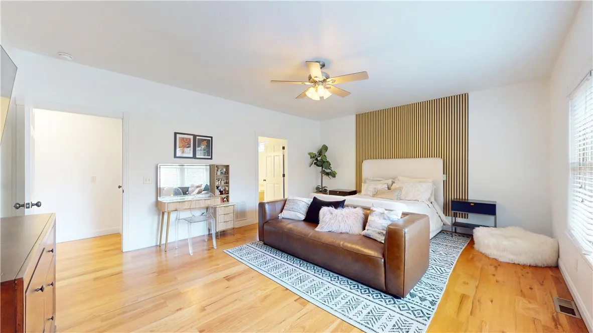 Rogers, Arkansas 72758, United States, 4 Bedrooms Bedrooms, ,4 BathroomsBathrooms,Residential,Active,241197