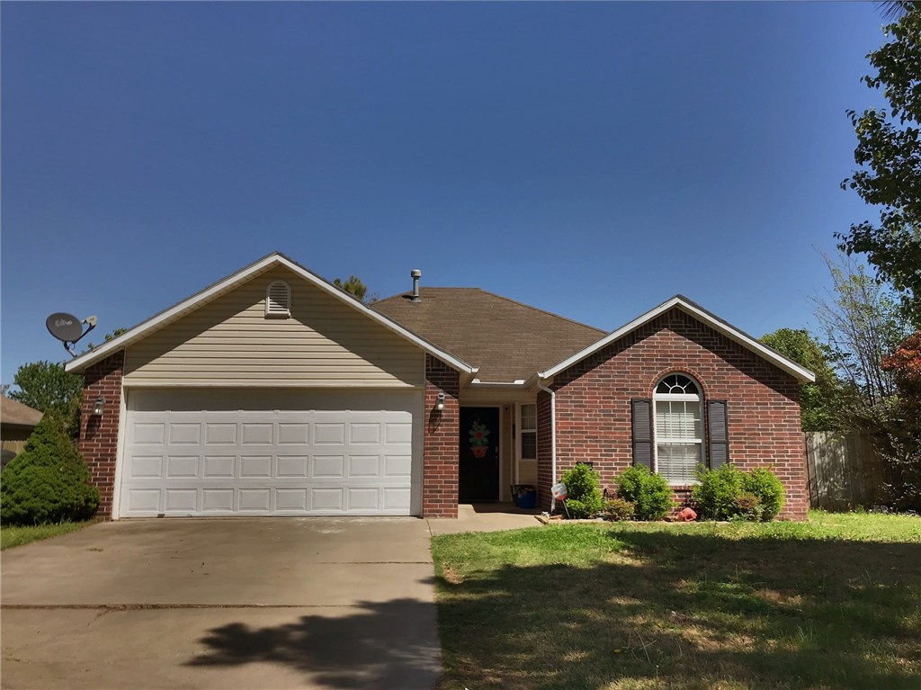 Act fast and check out this adorable 3 BR 2 BA home in established SE Fayetteville subdivision with great updates. 3 CM granite countertops in kitchen and baths, new floating floor laminate wood in the LR & hall, fresh paint, & 1 yr old stainless appliances. Good storage, vaulted ceiling, gas log fireplace. Neighborhood has only one entrance/exit and neighborhood park (Bayarri Park).