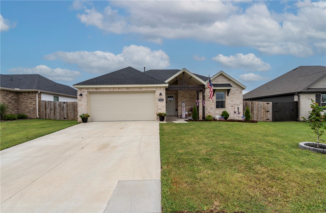 This move-in ready home is located in one of Siloamās most desirable neighborhoods. Completed in 2023, the open layout features tall ceilings, custom cabinetry, granite countertops, stainless appliances, and a walk in pantry. The split floor plan includes spacious bedrooms and a main suite with double vanities, walk-in closets, and private bath. Exterior upgrades include landscaping in the front and back. Roof and siding were replaced in 2025. Community amenities include a pool, pavilion, and playground. Furnishings and appliances negotiable. Call today for a showing because this one will not last long!