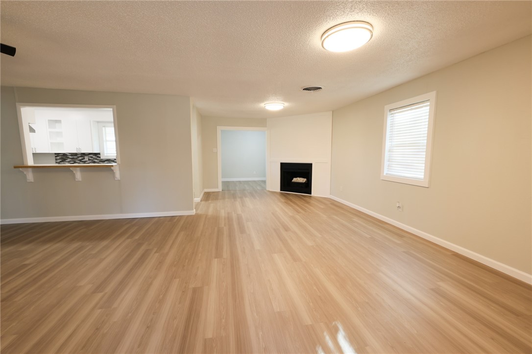 E N Coons Sub Rurban - Residential