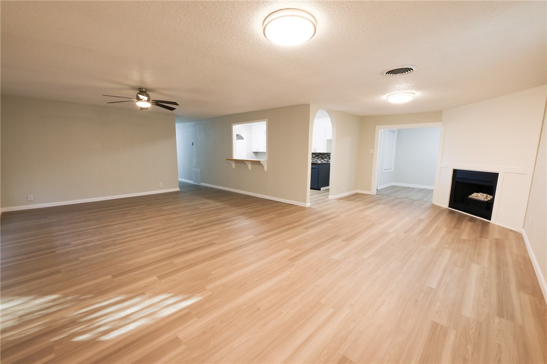 E N Coons Sub Rurban - Residential