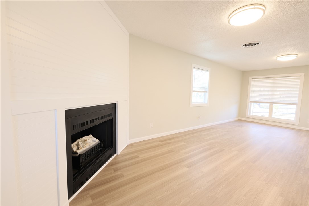 E N Coons Sub Rurban - Residential