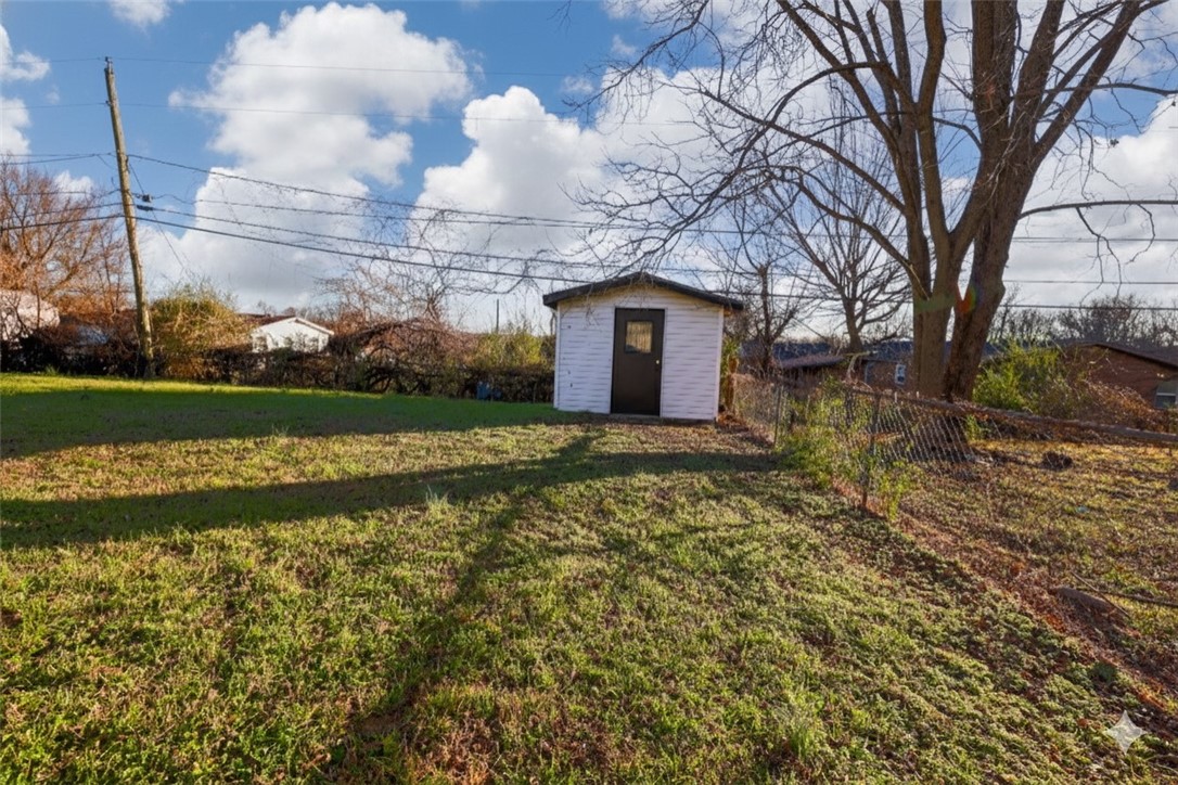 E N Coons Sub Rurban - Residential