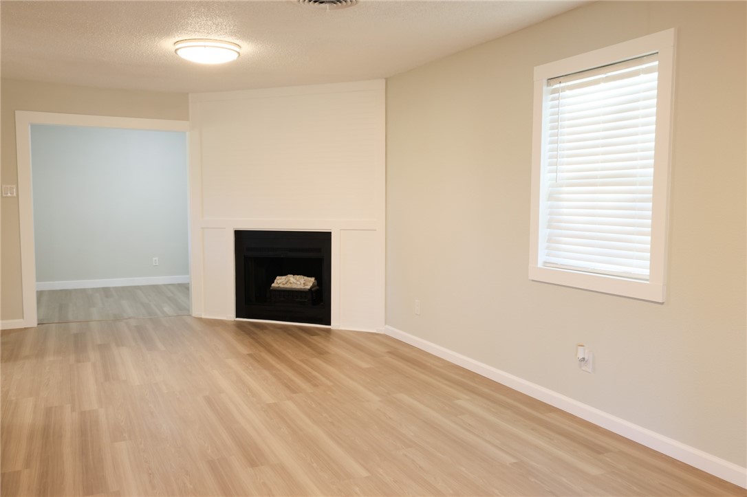 E N Coons Sub Rurban - Residential