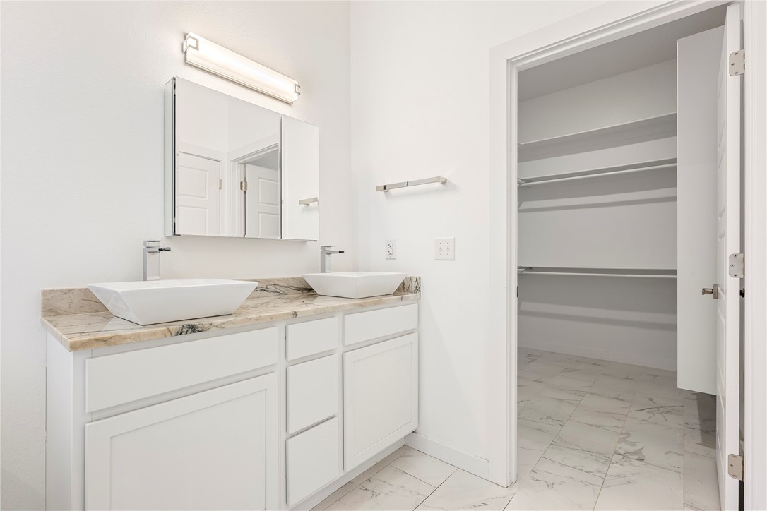 Briarwood Sub Bentonville - Residential Lease