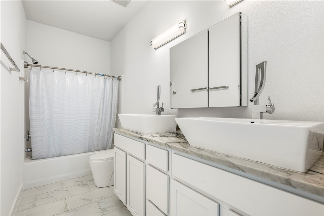 Briarwood Sub Bentonville - Residential Lease