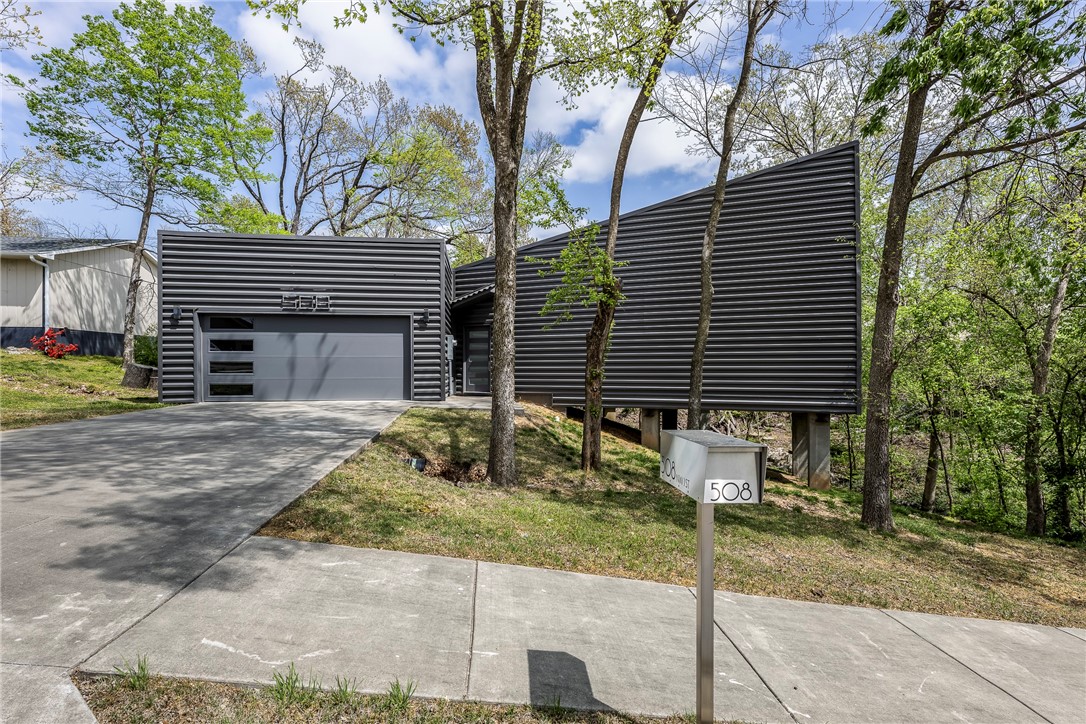 Briarwood Sub Bentonville - Residential Lease