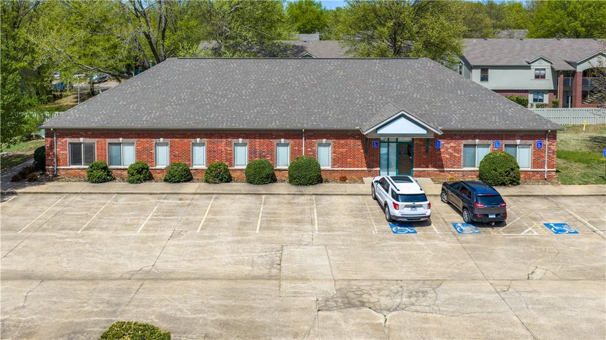 The perfect office space, close to I-49; minutes away from College Ave. Near Razorback Greenway.