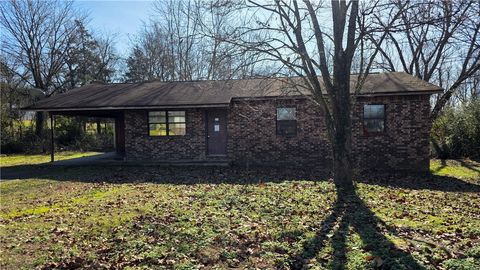 Photo of 205 W 10th Street, Plainview, AR 72833 (MLS # 1330613)
