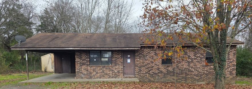 This 3-bedroom, 1-bath house in Plainview, Arkansas offers a spacious layout with plenty of potential for a handy buyer. The interior will require several repairs, including updates to flooring, fresh paint, and attention to some fixtures and cabinetry. The living room and bedrooms are generously sized, allowing for comfortable family living once renovations are complete. The bathroom is non-functional and will benefit from modern upgrades. The kitchen has ample space but will need repairs to cabinets and appliances.