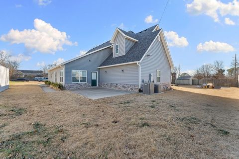 Photo of 1305 2nd Street, Bentonville, AR 72712 (MLS # 1334219)