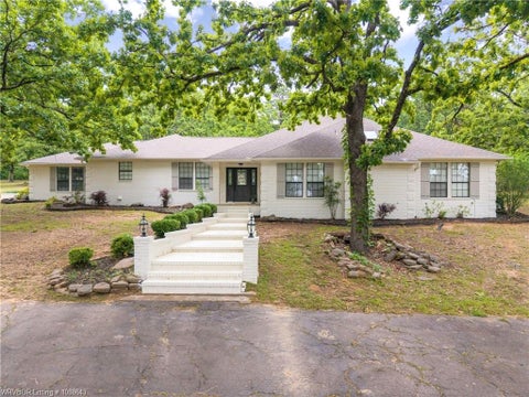 Photo of 2904 Cedar Valley Drive, Greenwood, AR 72936 (MLS # 1359386)