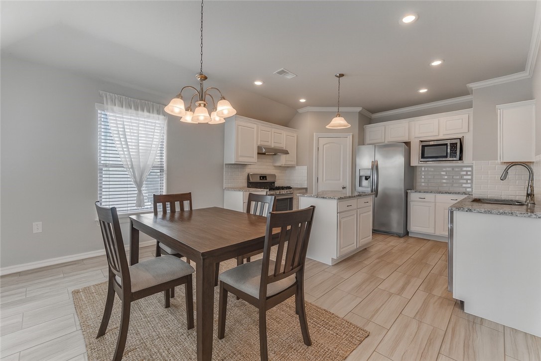 Chelsea Point Ii Rogers - Residential