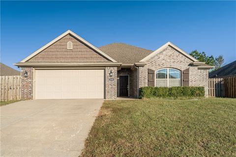 Photo of 2905 S 4th Street, Rogers, AR 72758 (MLS # 1323073)
